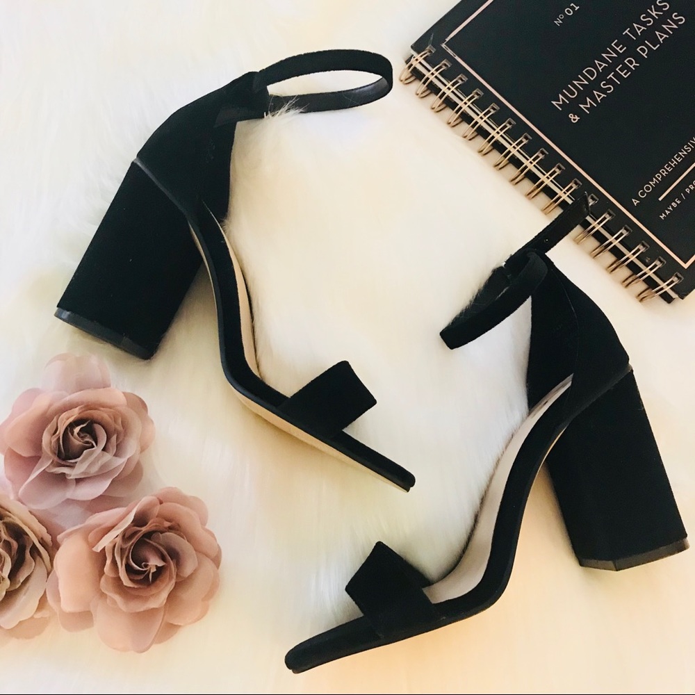 ✨SOLD✨ • Black Velvet Sandal Heels •